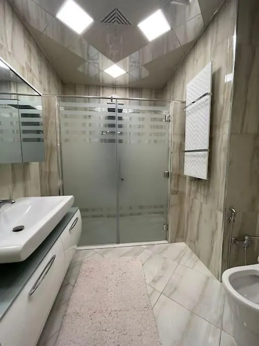 Modern Oasis In Lux Apartment 3Br Elegant Building Baku