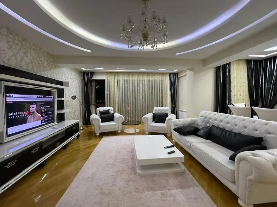 Modern Oasis In Lux Apartment 3Br Elegant Building Baku 0*,