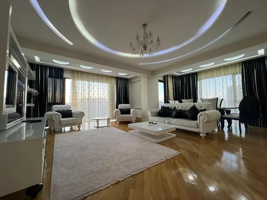 Modern Oasis In Lux Apartment 3Br Elegant Building Baku